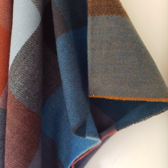 Sonoma Shawl/Wrap/Ruana- one size fits all - Picture 7 of 12